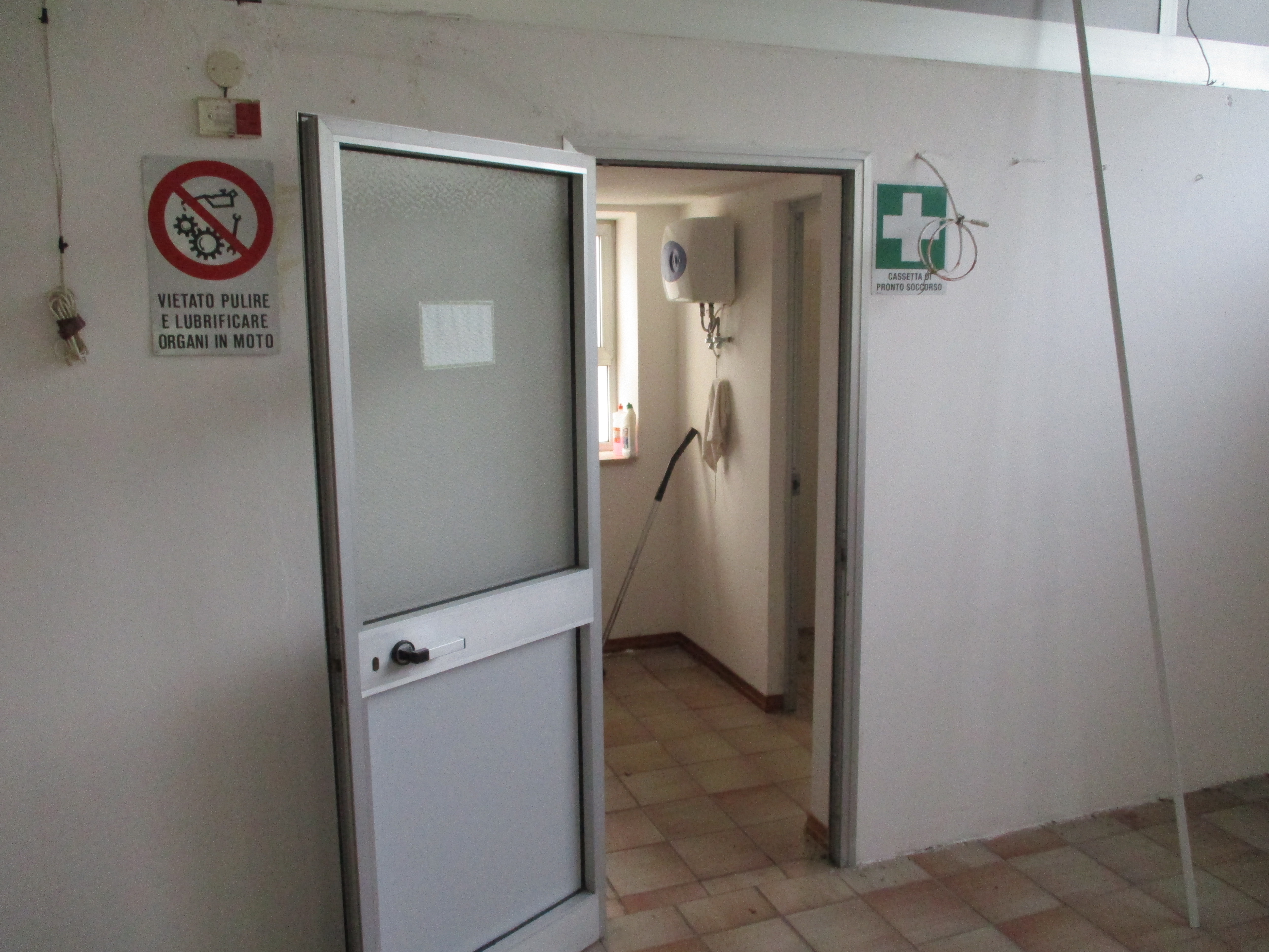 attività commerciali, artigianali, pelletteria.