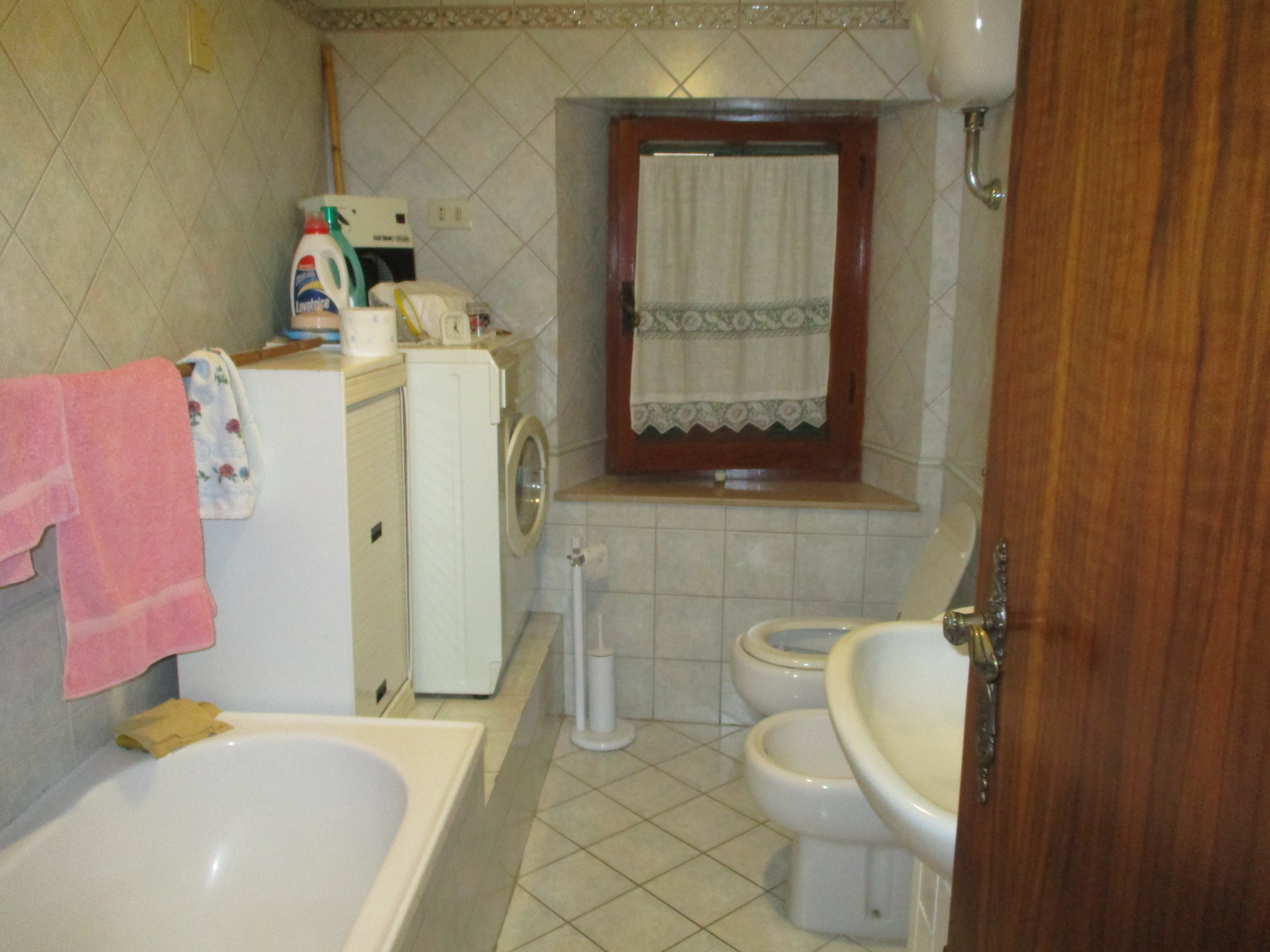 centro storico caratteristico ai piedi del monte amiata toscana