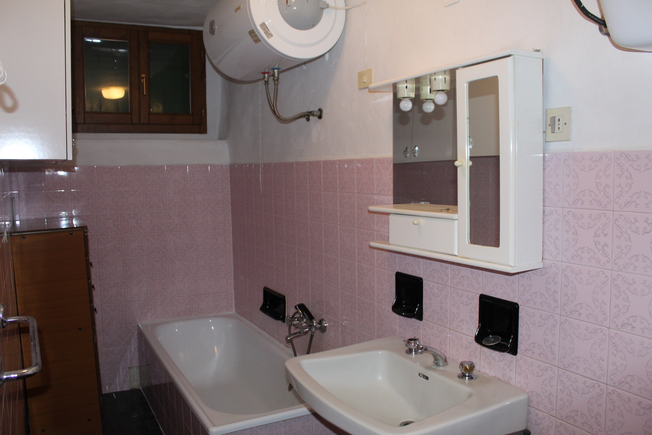 10 via nazionale,Piancastagnaio,Siena,Toscana,Italia 53025,1 Camera da Letto Stanze da Letto,2 BagniBagni,Appartamenti,via nazionale,1505